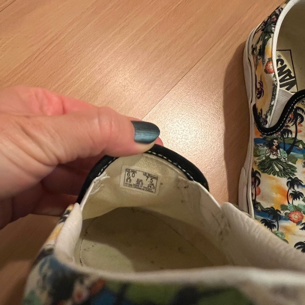Vans Aloha Slip Ons Women’s size 7.5 - Picture 7 of 7